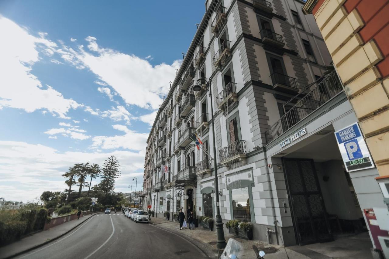 Insieme Suites เนเปิลส์ ภายนอก รูปภาพ