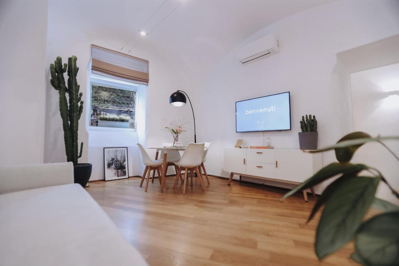 Insieme Suites เนเปิลส์ ภายนอก รูปภาพ